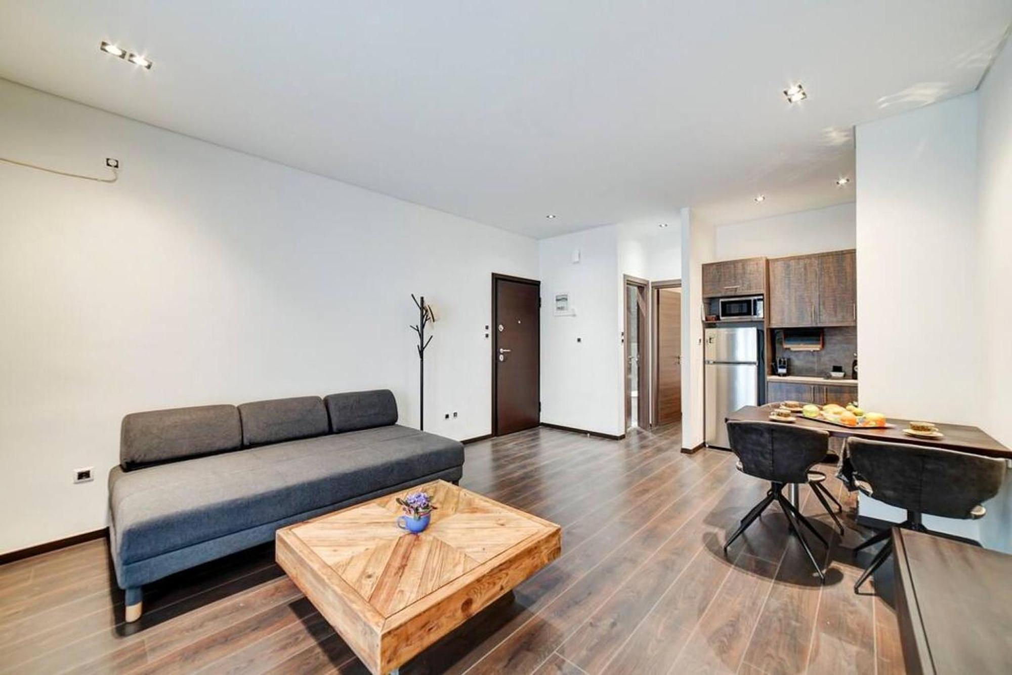 Classy And Stylish Apartment Next To Hilton Афины Экстерьер фото