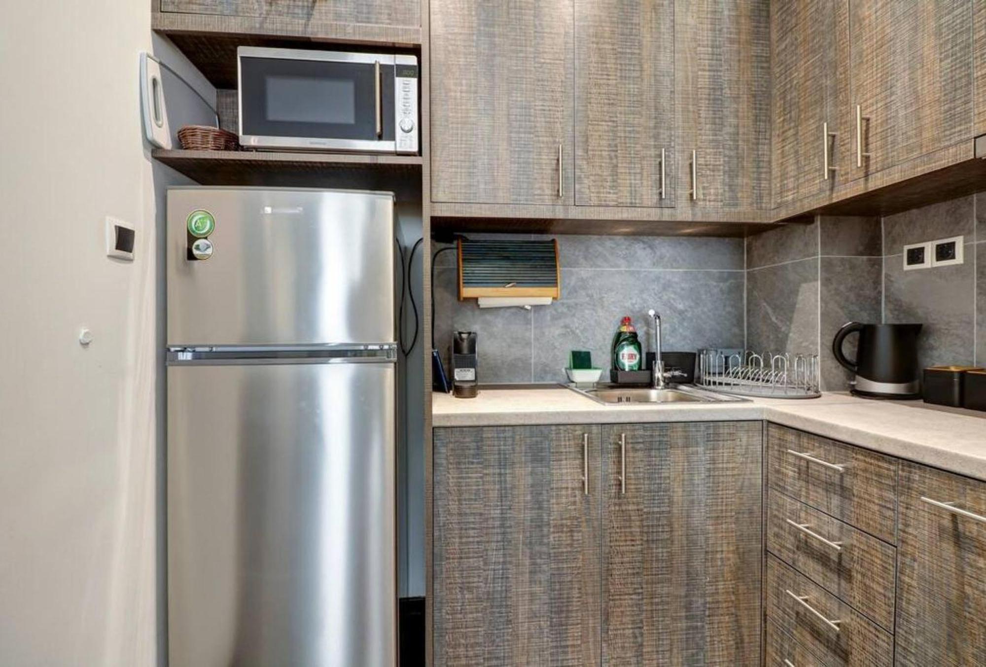 Classy And Stylish Apartment Next To Hilton Афины Экстерьер фото