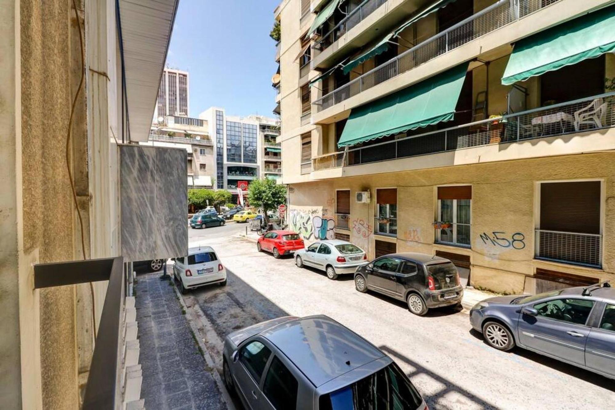 Classy And Stylish Apartment Next To Hilton Афины Экстерьер фото